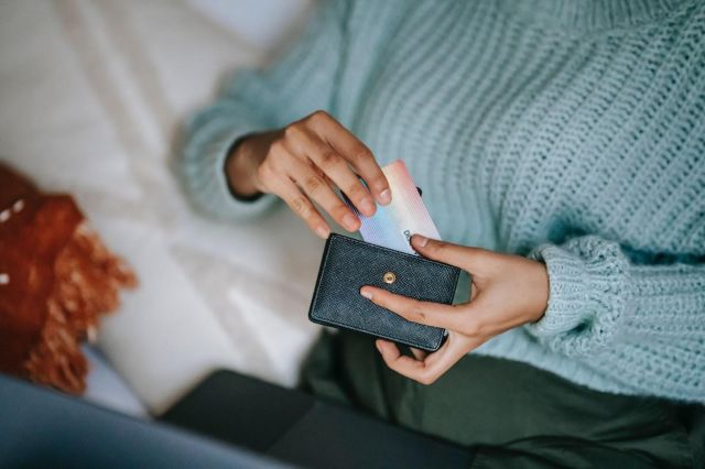 ¿Por Qué Debes Usar Una Billetera Digital Cuando Viajas Por España?