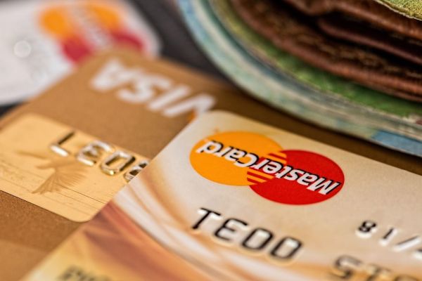Ventajas de usar una billetera electrónica al viajar